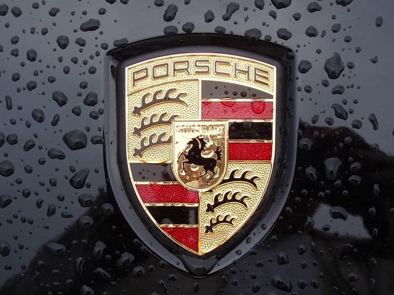 Porsche əməliyyat mənfəətini 5,5 milyard avroya çatdırıb