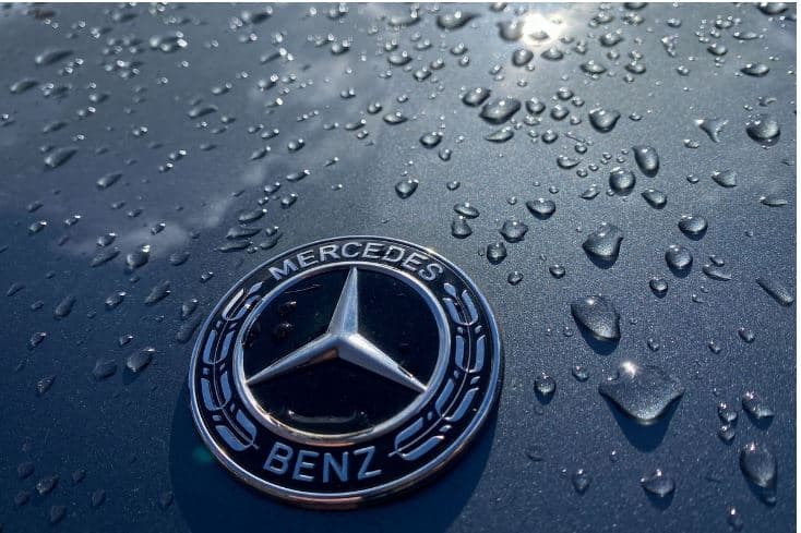 Mercedes-Benz üçüncü rübdə 4,9 milyard avro əməliyyat mənfəəti əldə edib