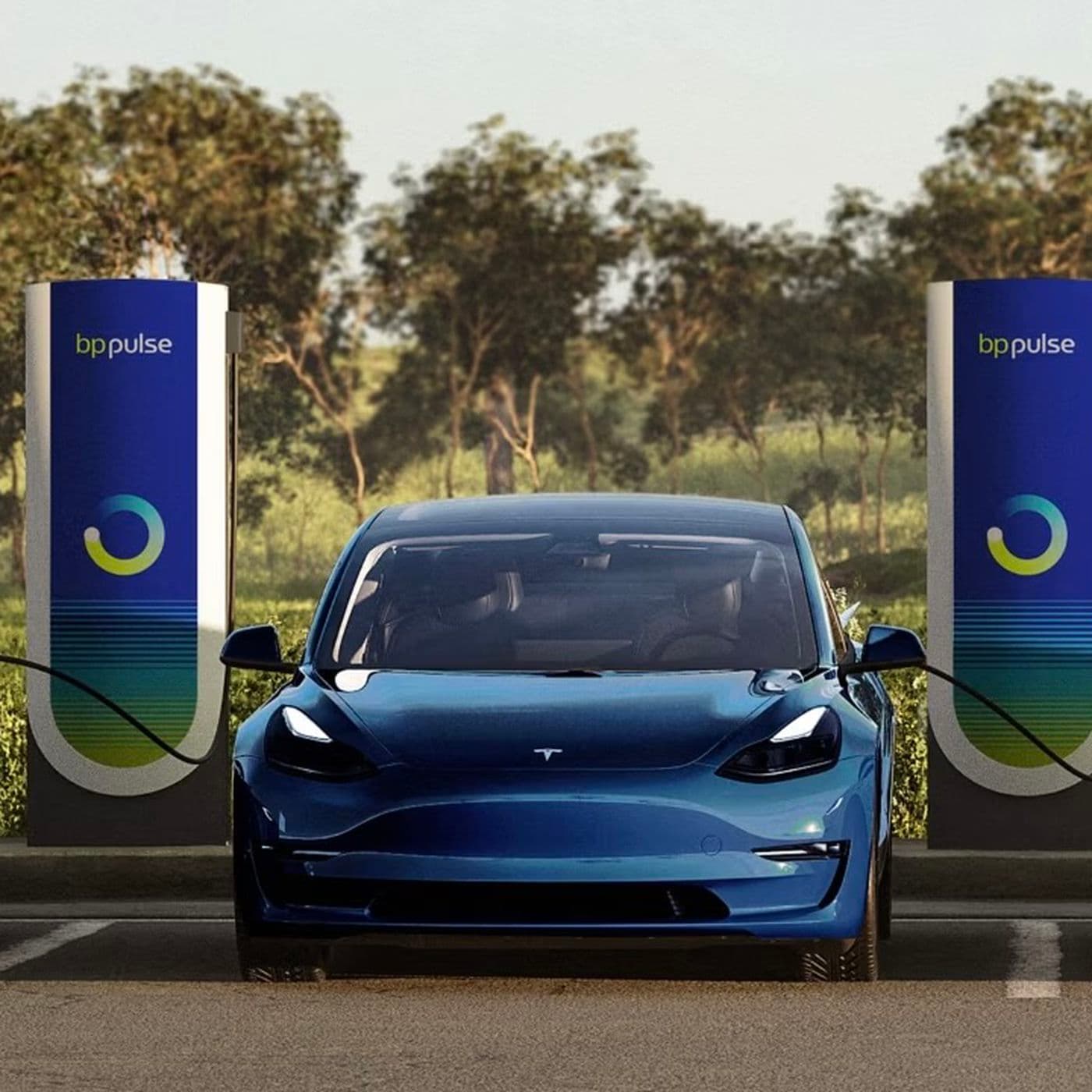 BP Tesla-dan 100 milyon dollarlıq ultra sürətli elektrik doldurma qurğusu alacaq