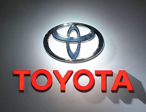 Toyota əməliyyat mənfəəti proqnozunu artırıb