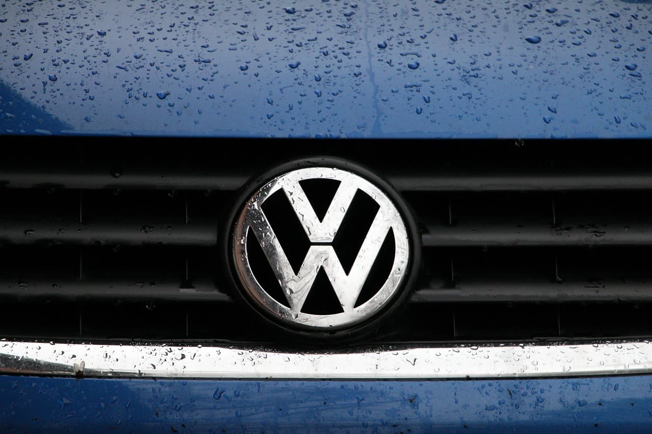 Volkswagen Şərqi Avropadakı akkumulyator zavodu ilə bağlı qərarsızdır