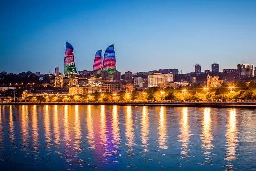 Azərbaycan iqtisadiyyatında real artım, məqbul inflyasiya, profisitli tədiyə balansı və sabit məzənnə nəzərdə tutulur