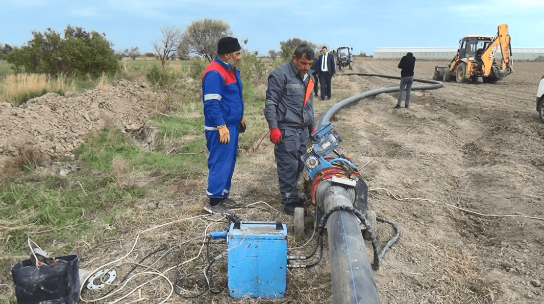Xızıda 4300 metr uzunluğunda olan torpaq məcralı kanal qapalı boru xətti ilə əvəz edilib