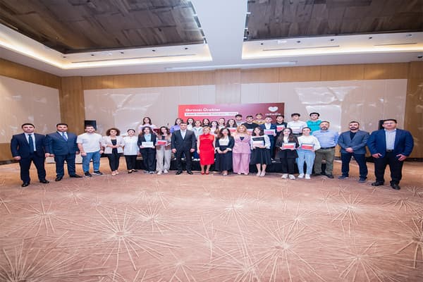“Qırmızı Ürəklər Təhsil Təqaüd Proqramı-2023” ün qalibləri  mükafatlandırılıb
