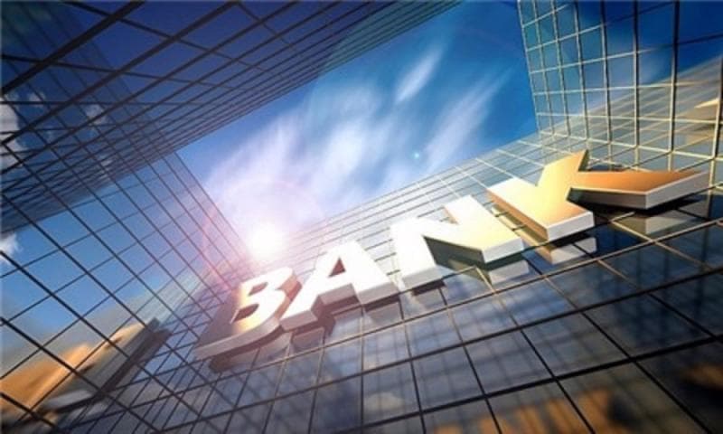 Azərbaycan banklarının maliyyə institutlarındakı depozitləri azalıb