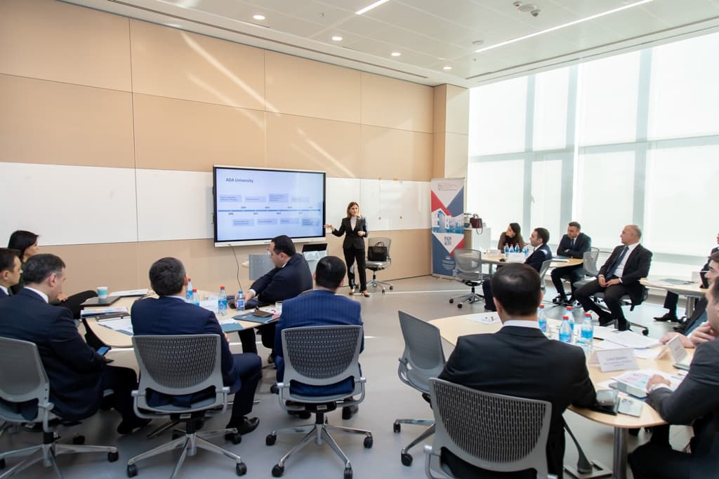 Dövlət Vergi Xidmətinin rəhbər vəzifəli şəxsləri üçün ”Liderlik Proqramı“ keçirilir - FOTO