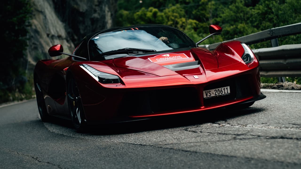 Elektrikli Ferrari yoxsa benzinli Lamborghinis?