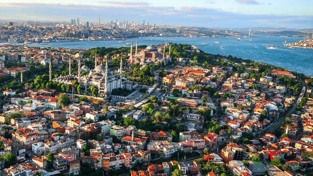 Rusiya vətəndaşları Türkiyədə satın aldıqları daşınmaz əmlakların sayı azalıb