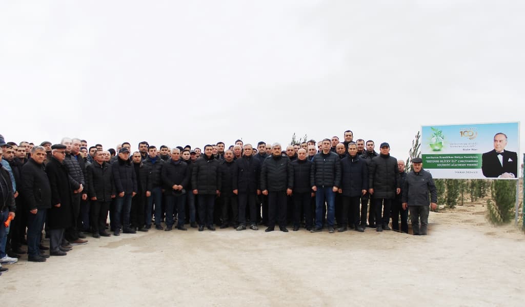 Maliyyə Nazirliyinin kollektivi tərəfindən “Heydər Əliyev İli” çərçivəsində növbəti ağacəkmə tədbiri keçirilib