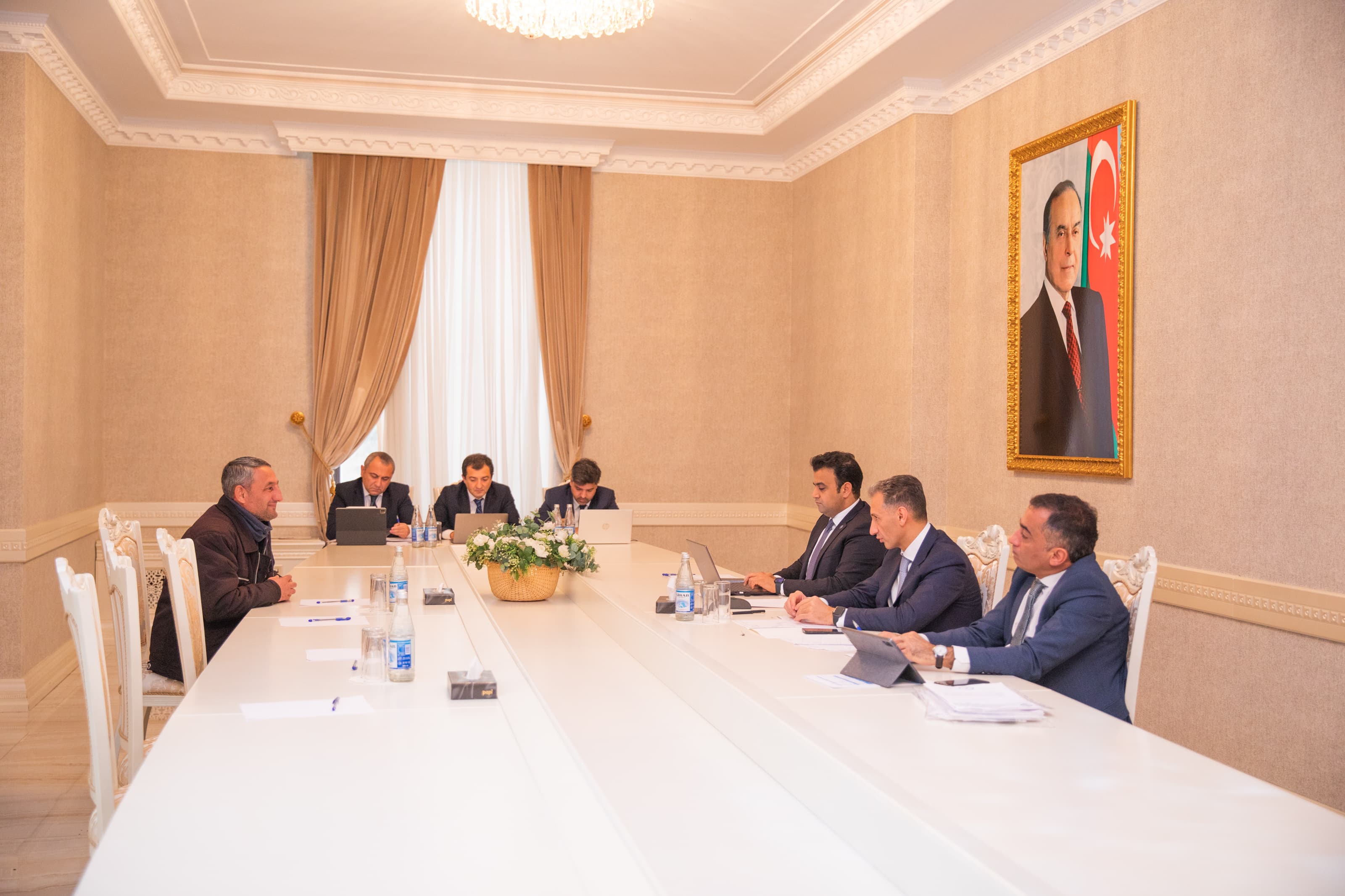 Nazir Rəşad Nəbiyev Abşeronda vətəndaşları qəbul edib