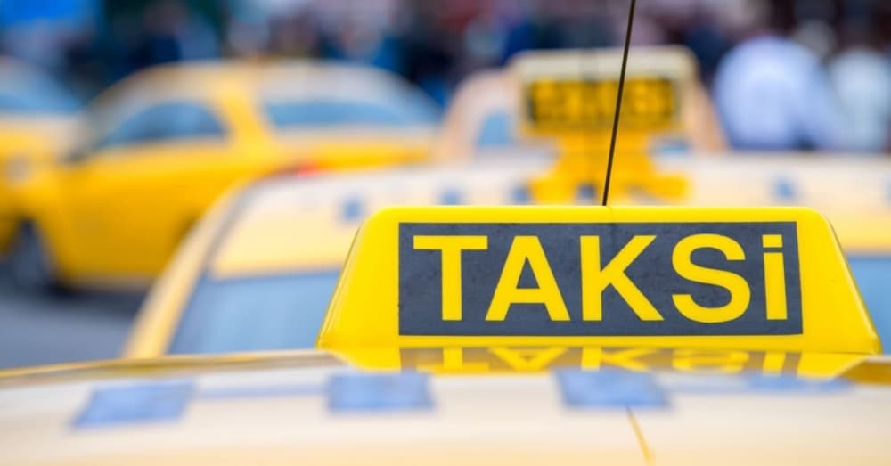 DİN-nin taksi sərnişinlərinin sığortasına dair məlumatları əldə etməsi qaydası müəyyənləşdi
