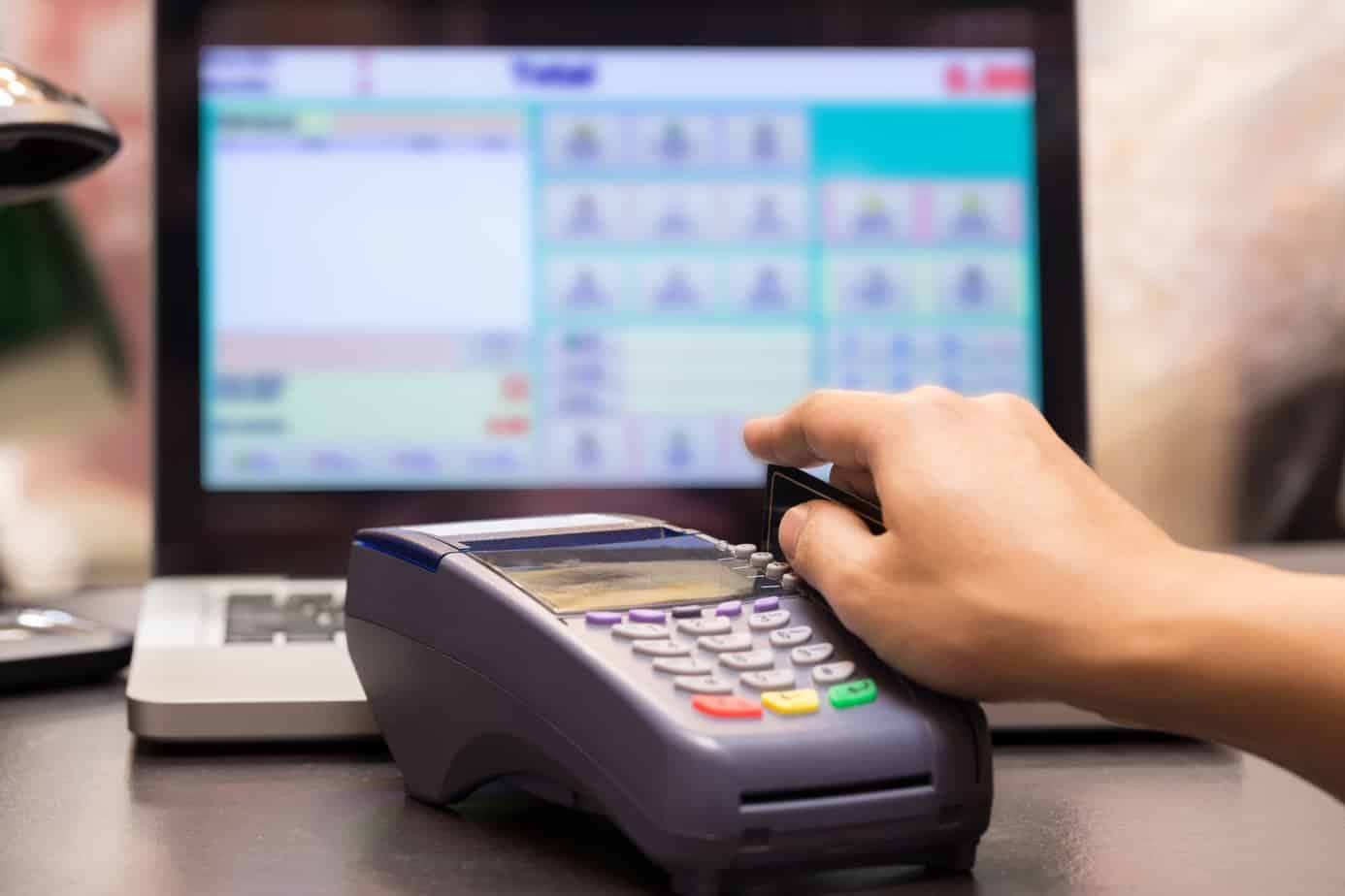 Azərbaycanda POS-terminalların sayı artıb