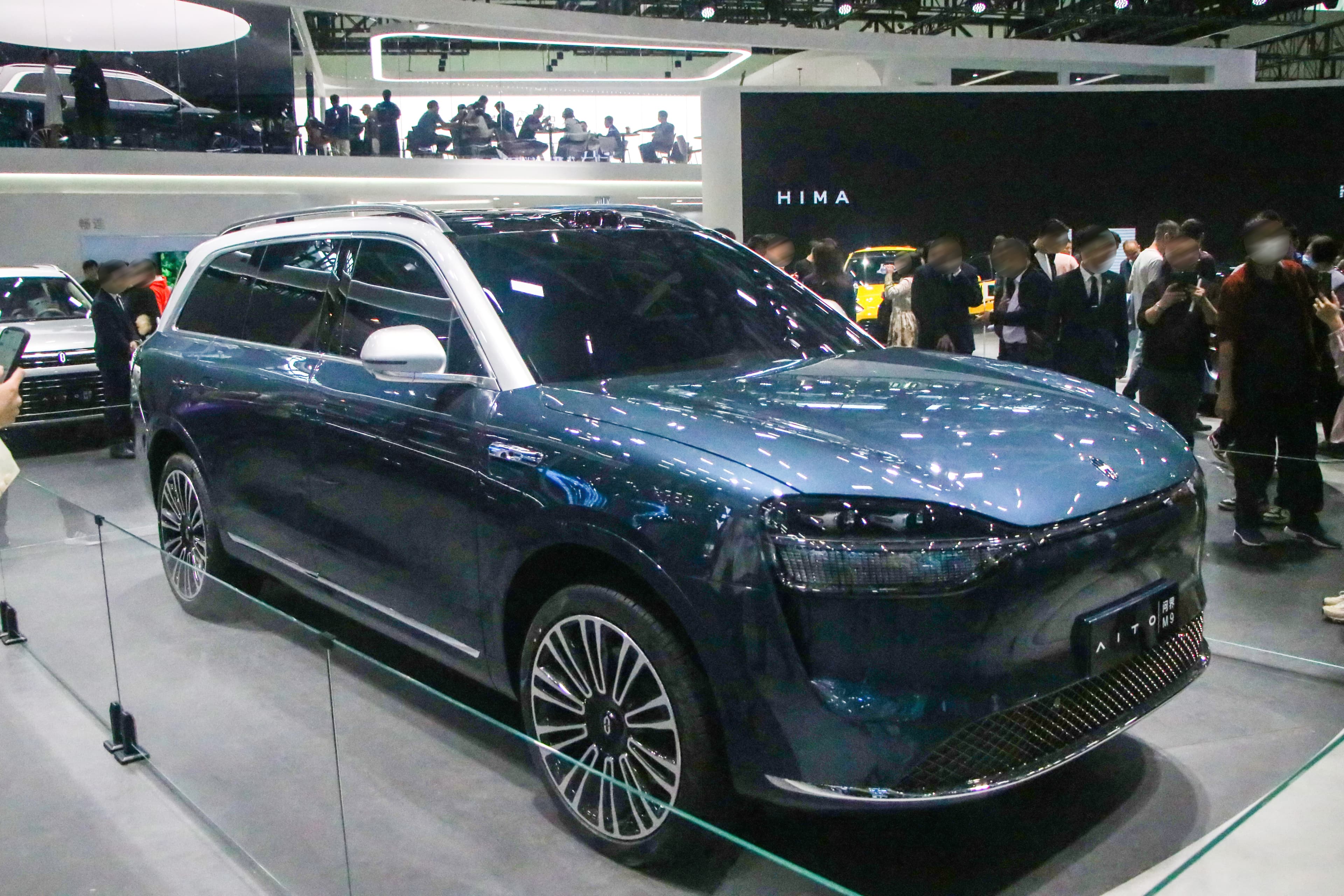 Huawei SUV modeli M9 təqdim edib