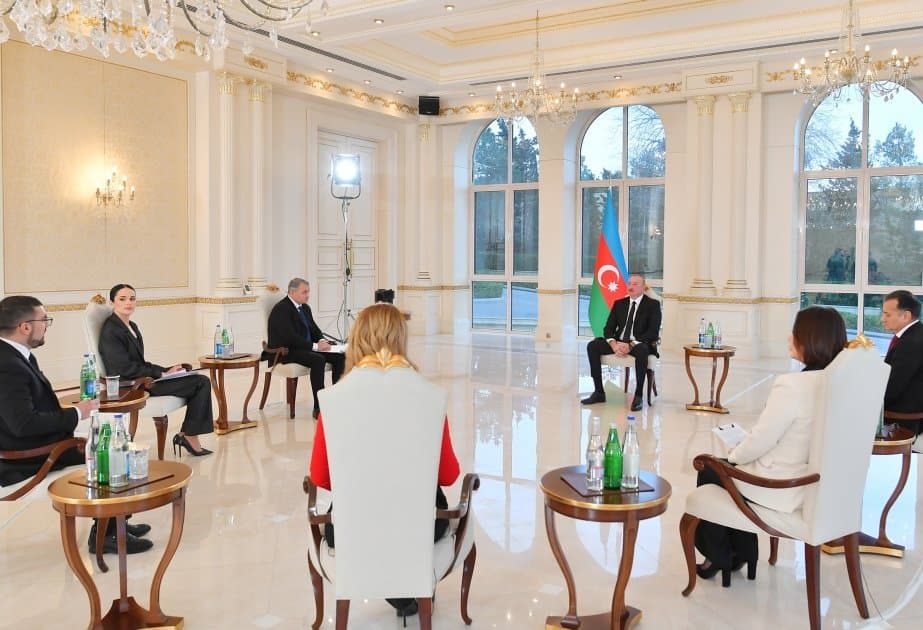 Prezident İlham Əliyev yerli televiziya kanallarına müsahibə verib - FOTO