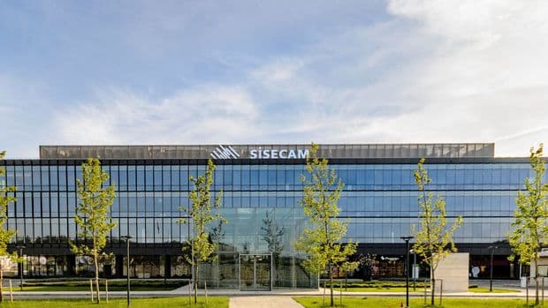 Şişecam süni intellekt texnologiyası ilə karbon emissiyalarını azaldacaq