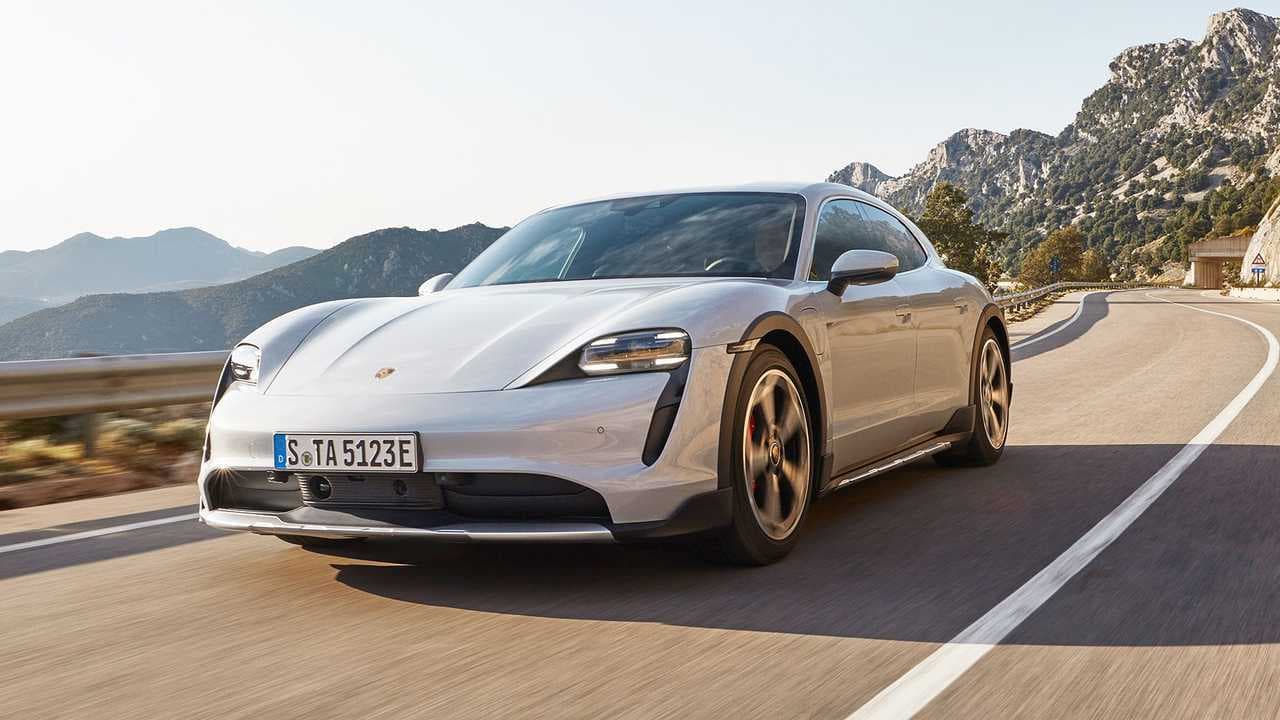 Elektrikli Porsche Taycan inamlı addımlarla gəlir!