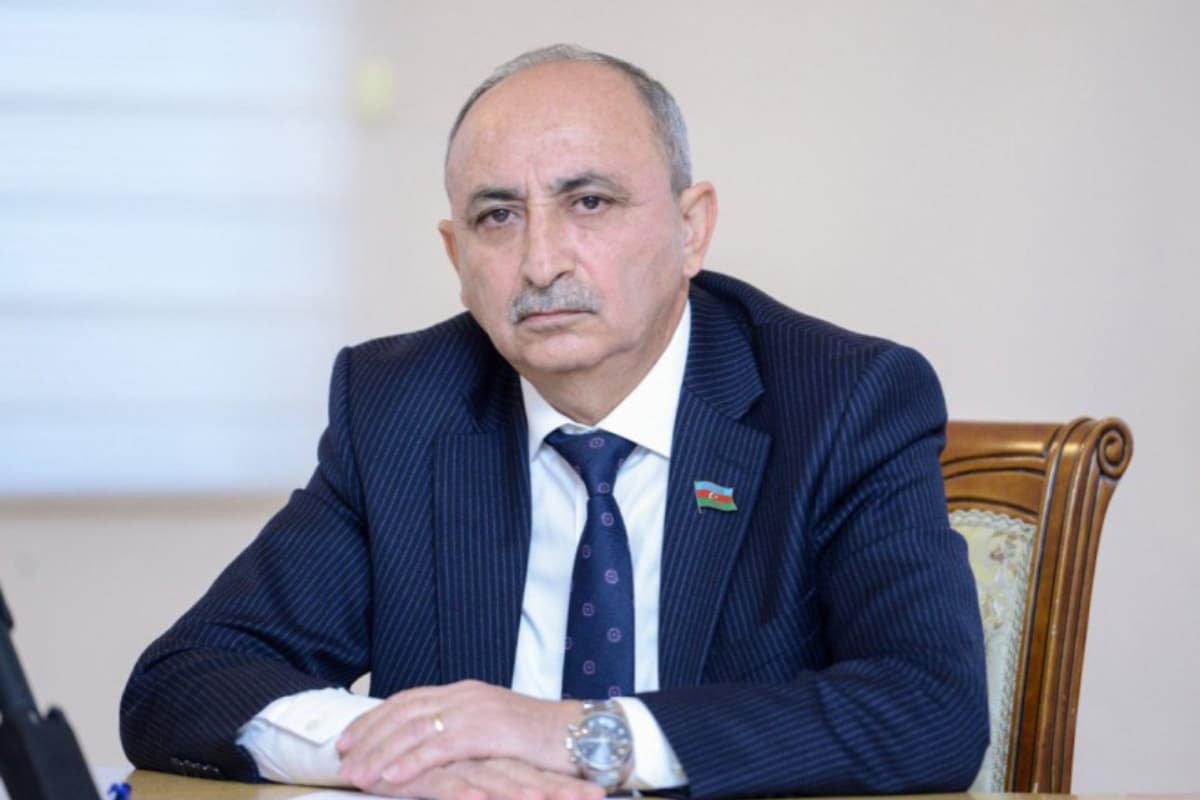 Ali təhsil haqqında qanun layihəsi niyə sessiyadan sessiyaya ötürülür? – Əziz Ələkbərli