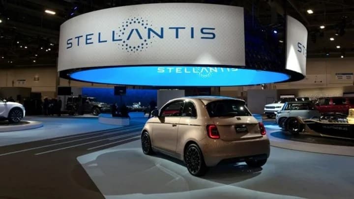 Stellantis Renault ilə birləşmə iddialarını rədd edir