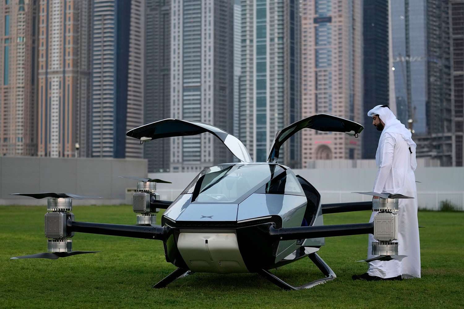 Dubay uçan taksi xidməti göstərən ilk şəhər oldu