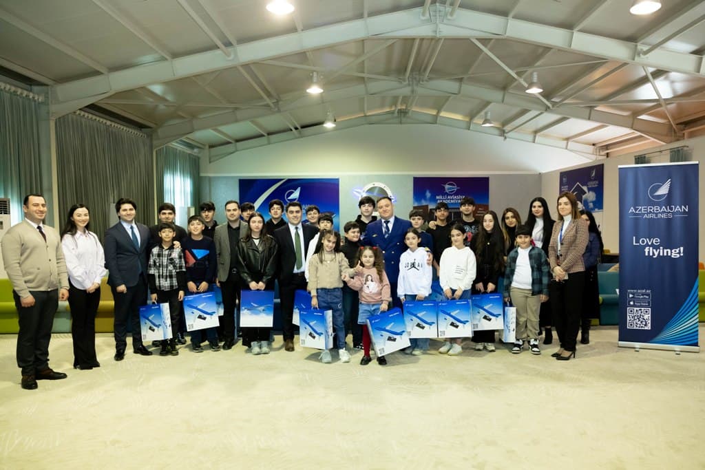 Şəhid övladları Pilotların Hazırlığı Mərkəzini ziyarət ediblər