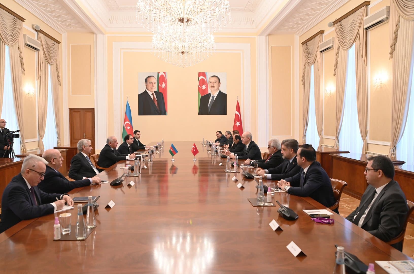 Əli Əsədov Numan Kurtulmuşla Azərbaycan-Türkiyə əlaqələrinin genişləndirilməsini müzakirə edib