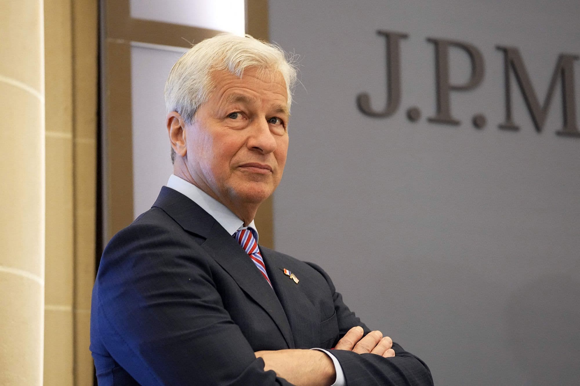 "JPMorgan"-ın CEO-su Dimon təxminən 150 milyon dollar dəyərində səhm satıb