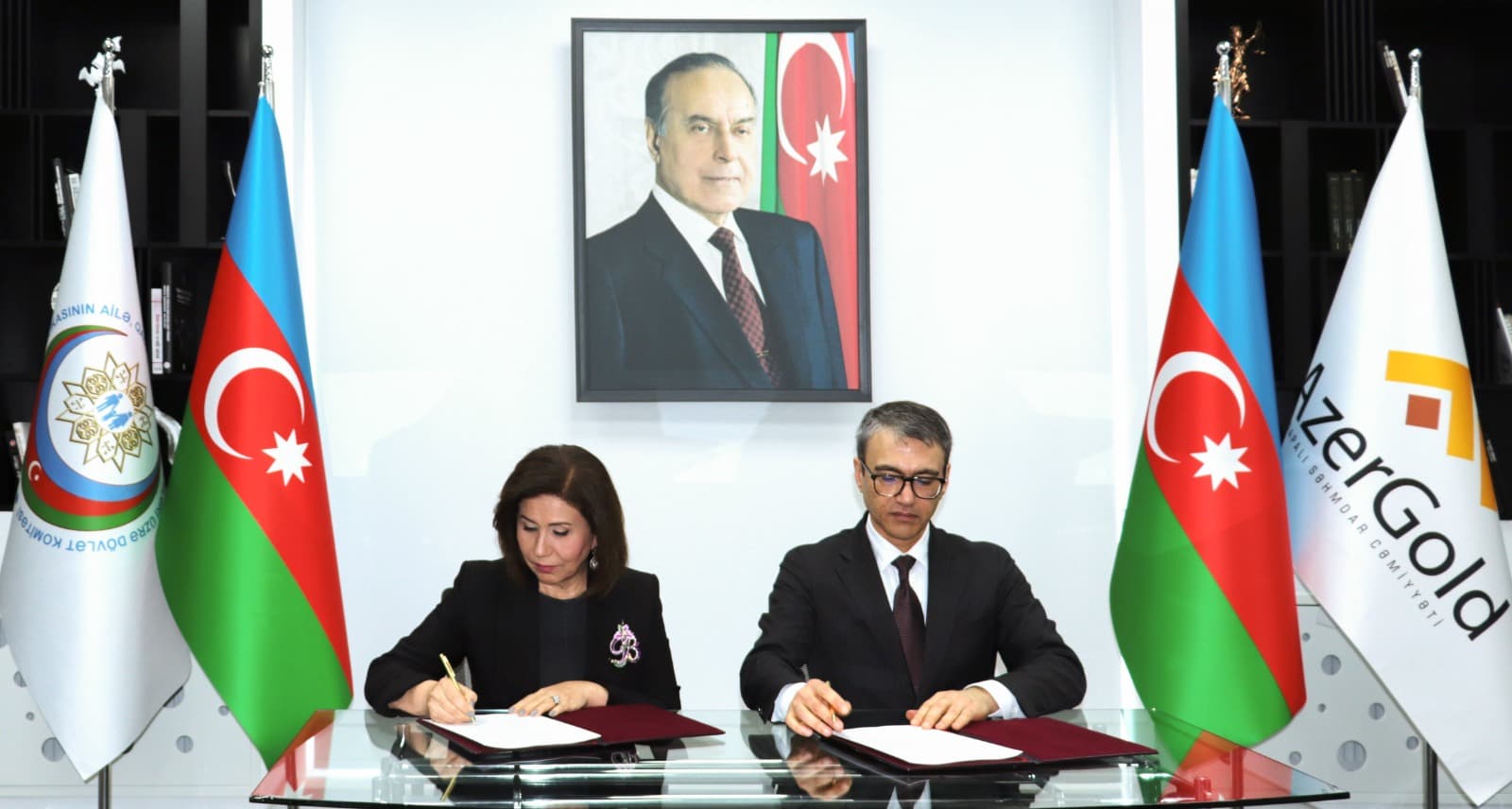 “AzerGold” QSC və Ailə, Qadın və Uşaq Problemləri üzrə Dövlət Komitəsi arasında birgə əməkdaşlıq haqqında Memorandum imzalanıb