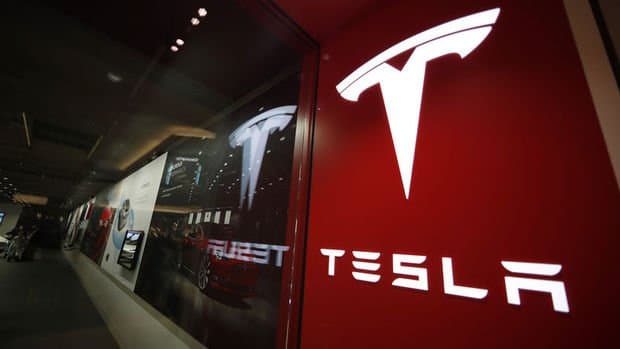 Tesla-nın fabrikində istehsal dayanacaq