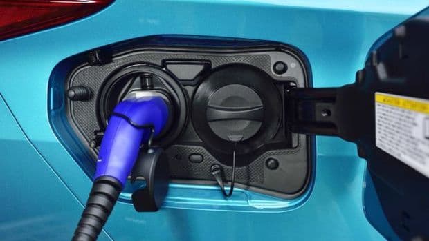 Avtomobil istehsalçıları elektrikli avtomobil planlarını azaldırlar