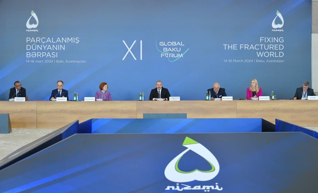 Prezident İlham Əliyev “Parçalanmış dünyanın bərpası” mövzusunda XI Qlobal Bakı Forumunda iştirak edib