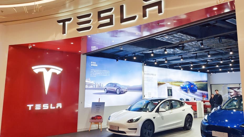 “Tesla” İtaliyada zavod açmaq üçün danışıqlar aparır