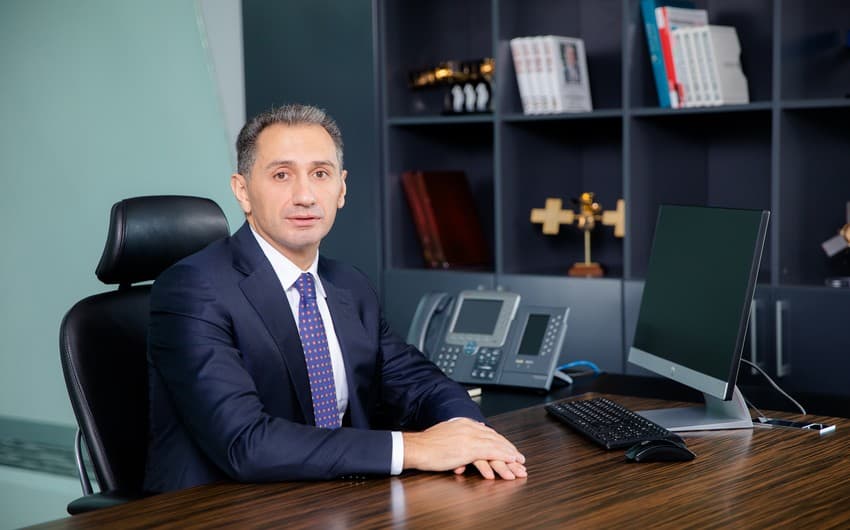 "SİMA İmza" mobil tətbiqinin istifadəçi sayı 1 milyonu ötüb - Rəşad Nəbiyev