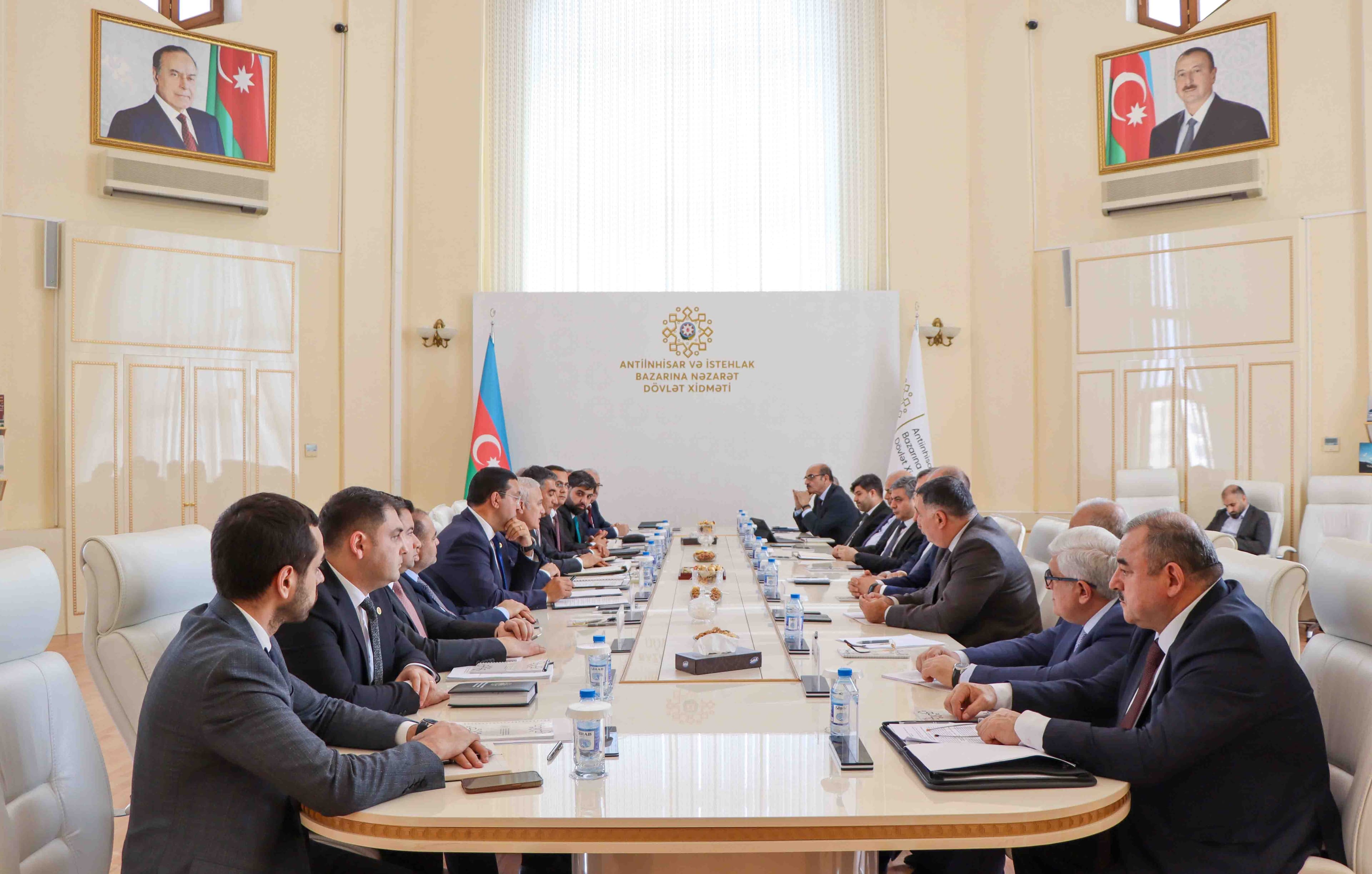 Dövlət Xidmətində təbii inhisar subyektlərinin rəhbərləri ilə görüş keçirilib