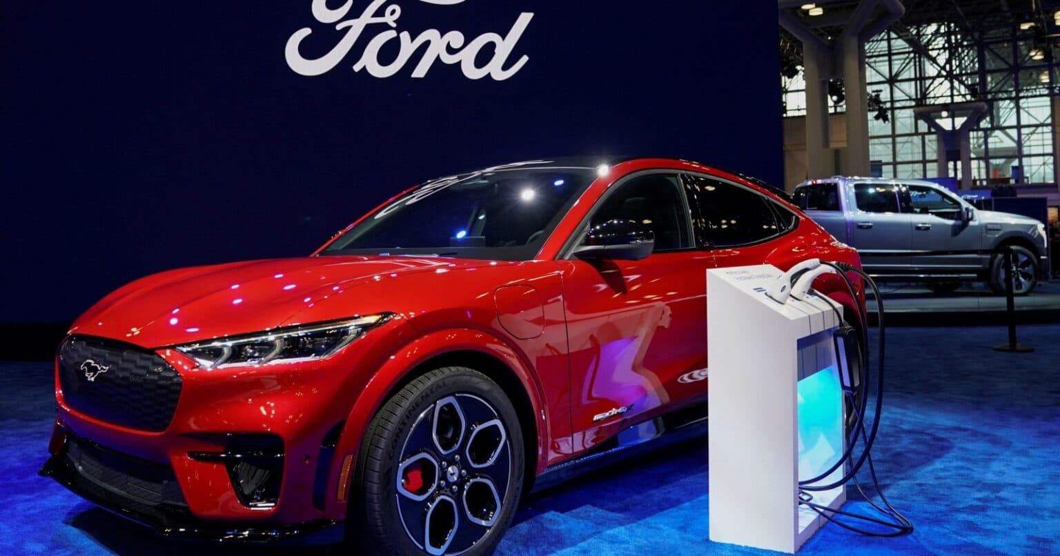 "Ford" elektrikli avtomobillərini bir-bir təxirə salıb