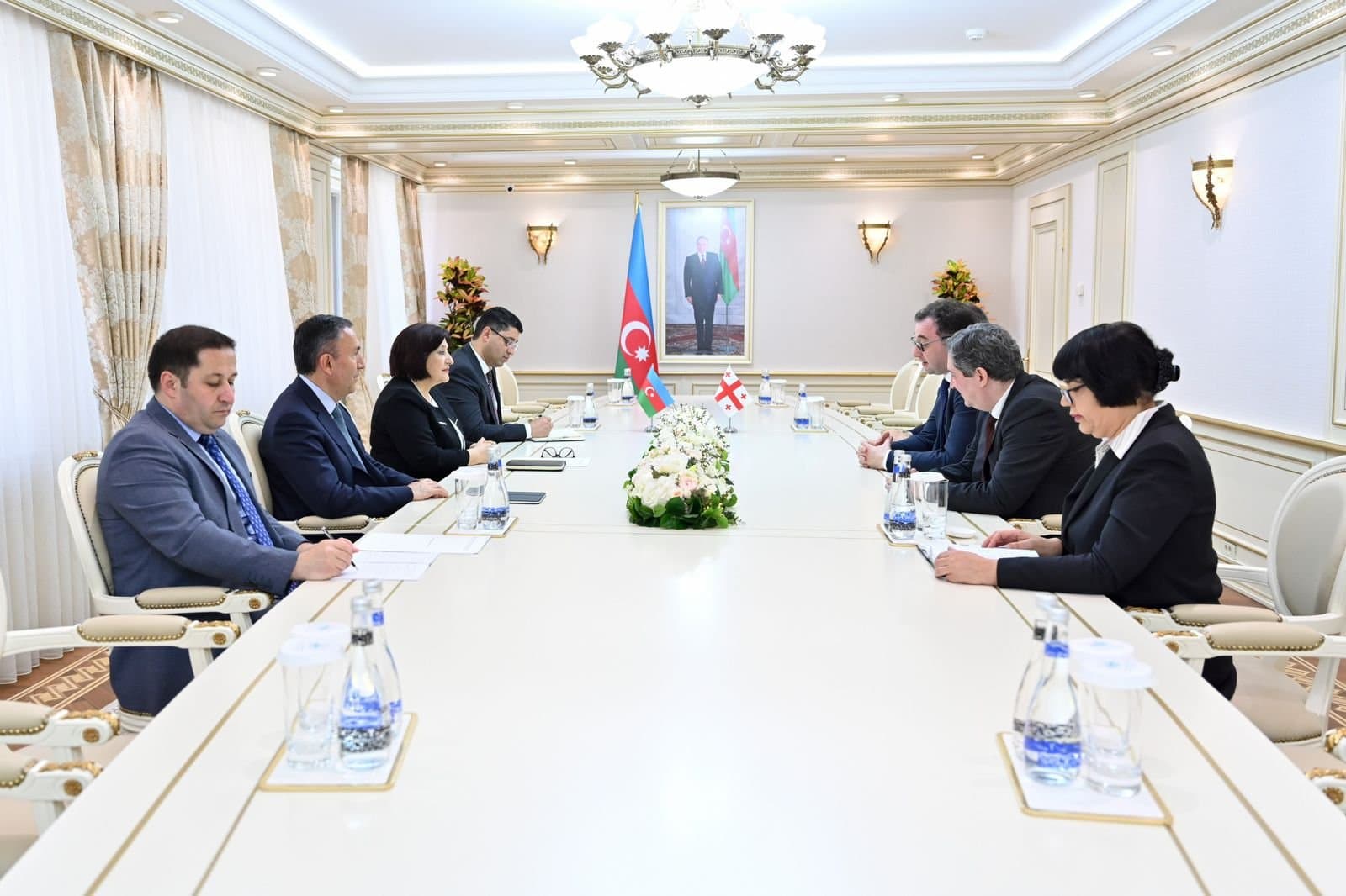 Azərbaycanla Gürcüstan arasında əlaqələrin inkişafı müzakirə olunub