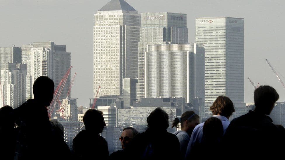Böyük Britaniyada əmək haqqı artımı birinci rübdə yavaşladı, lakin aprel ayında yüksəldi