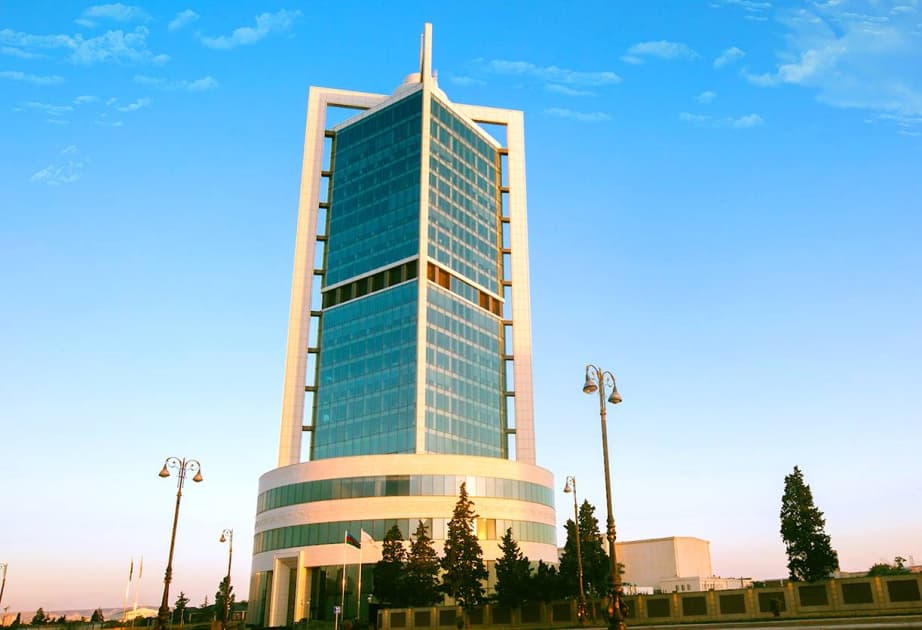 Dövlət Neft Fondu “Tesla” və “İntel” şirkətlərinin səhmlərini alıb