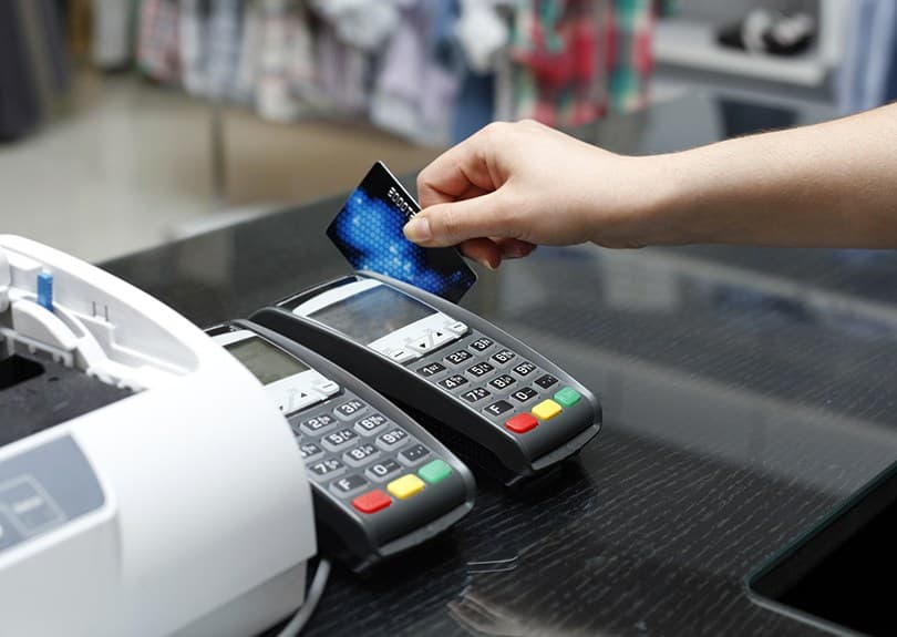 Azərbaycanda xaricilərin bank kartları ilə xərcləmələri azalıb