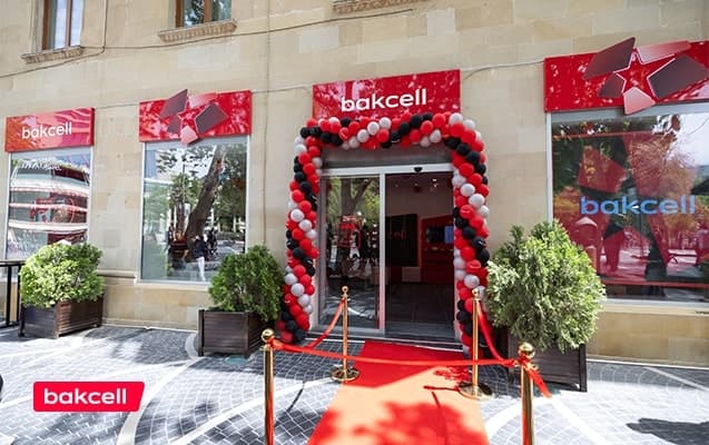 Bakcell Fəvvarələr Meydanında yeni innovativ mağazasını təqdim etdi!