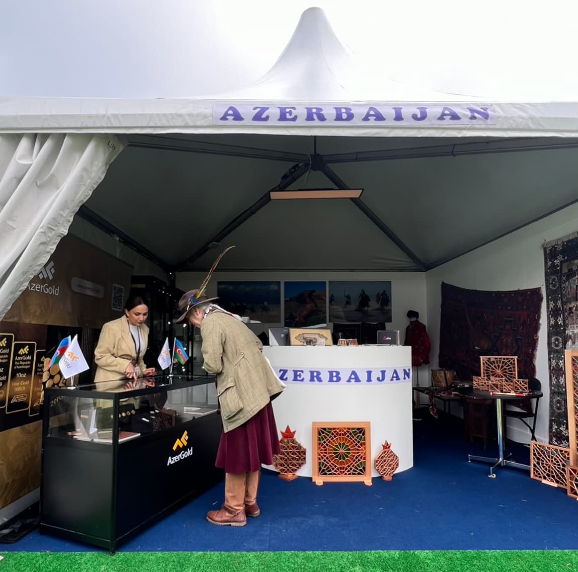 “AzerGold”un qızıl sikkə kolleksiyaları Birləşmiş Krallıqda nümayiş etdirilib