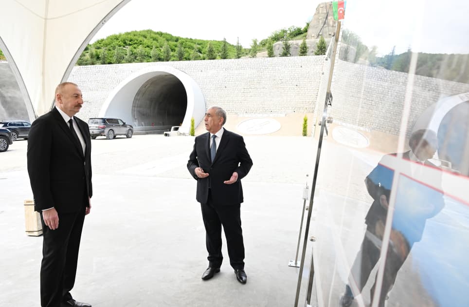 Prezident Əhmədbəyli-Füzuli-Şuşa avtomobil yolunda birinci tunelin açılışında iştirak edib