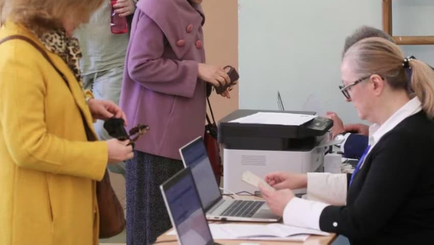 Litvada keçirilən prezident seçkilərinin birinci turunda qalib müəyyənləşməyib