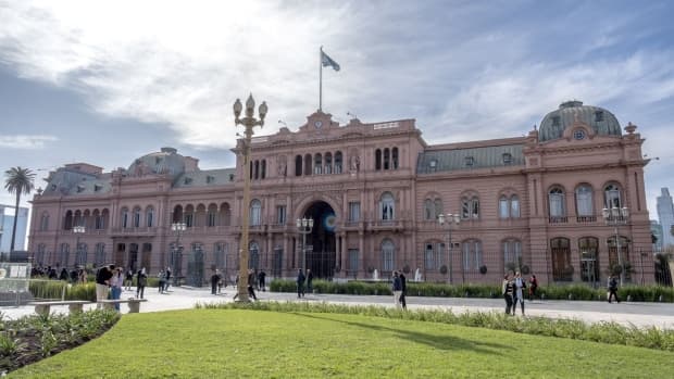 Argentina 1,5 milyard dollarlıq mükafat geri alınmazsa, borc problemləri ilə bağlı xəbərdarlıq edir