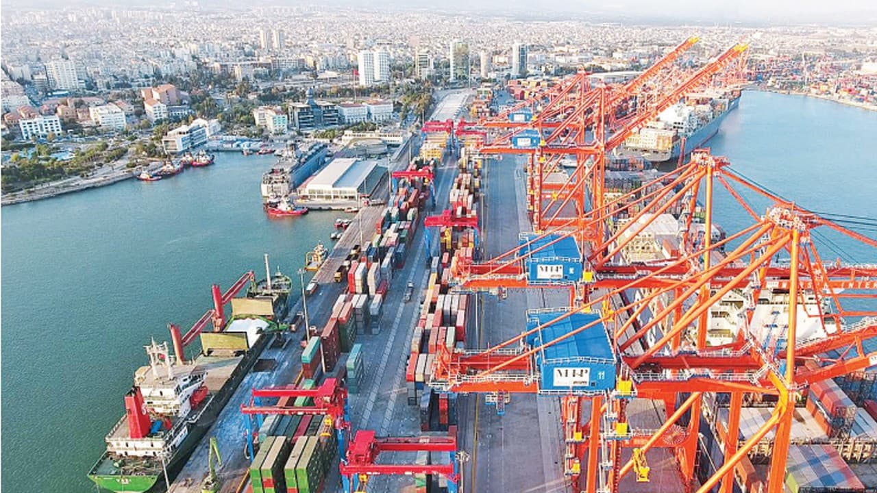 Bu il Ukraynadan Türk limanlarına 4,3 milyon tondan çox yük daşınıb
