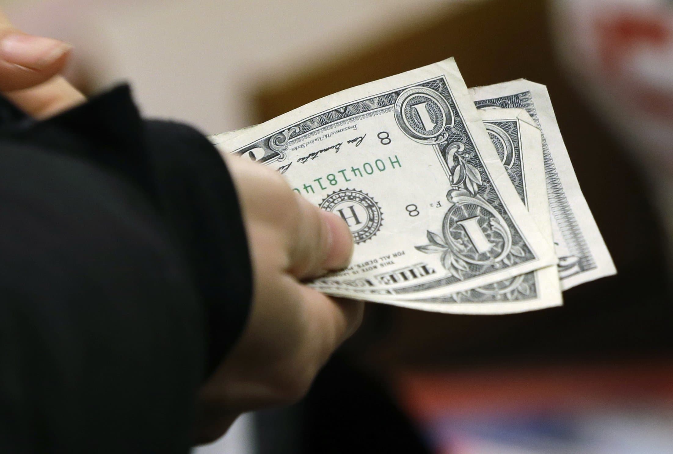 FED sorğusunda amerikalıların 70%-dən çoxu maliyyə cəhətdən “ən azından yaxşı” hiss edir
