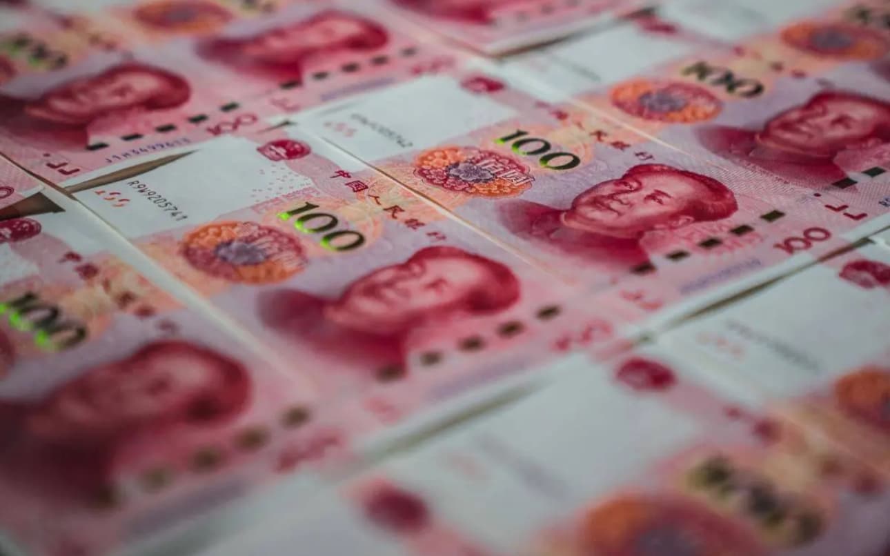 Çin, xaricə axınlar səbəbiylə yuanın ucuzlaşmasına icazə verir, dollar PBOC gücünü sınayır