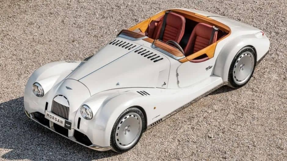 Morgan şirkəti Pininfarina atelyesini kiçik seriya ilə buraxılacaq zərif avtomobili yaratmaq üçün müraciət edib