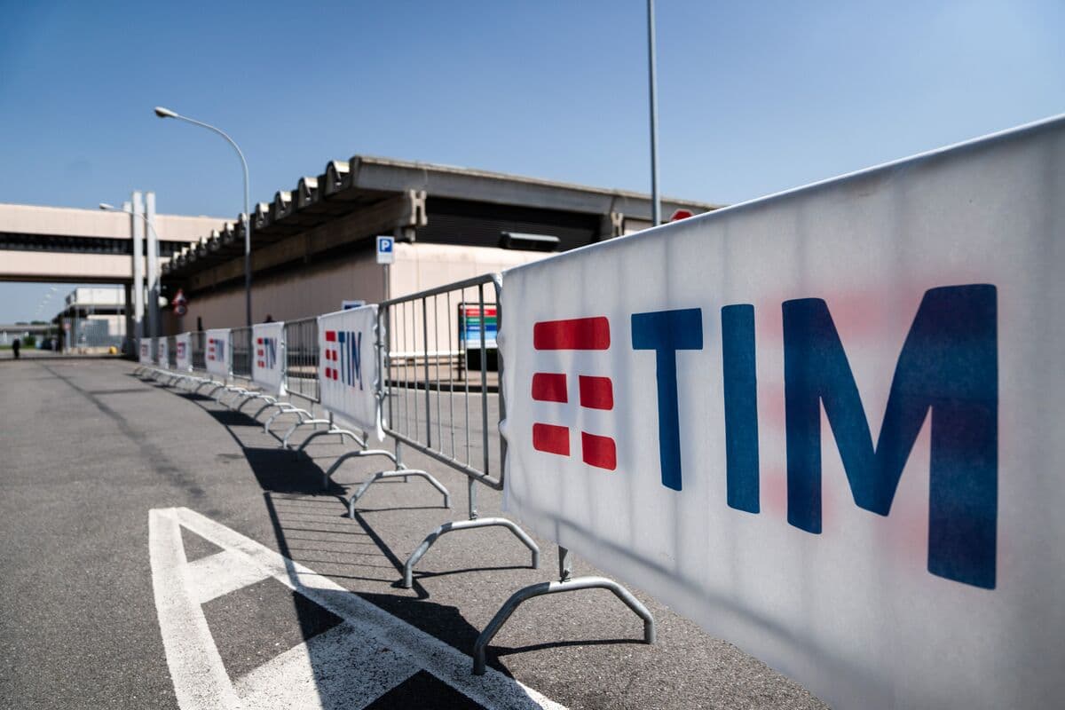 KKR-nin 22 milyard avroluq İtalyan telekommunikasiya müqaviləsi AB-nin təsdiqini qazandı