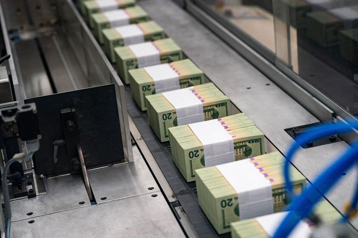Dolların rallisi, Fed-in narahatlığını yüngülləşdirən soyutma əlamətləri olaraq sona çatır