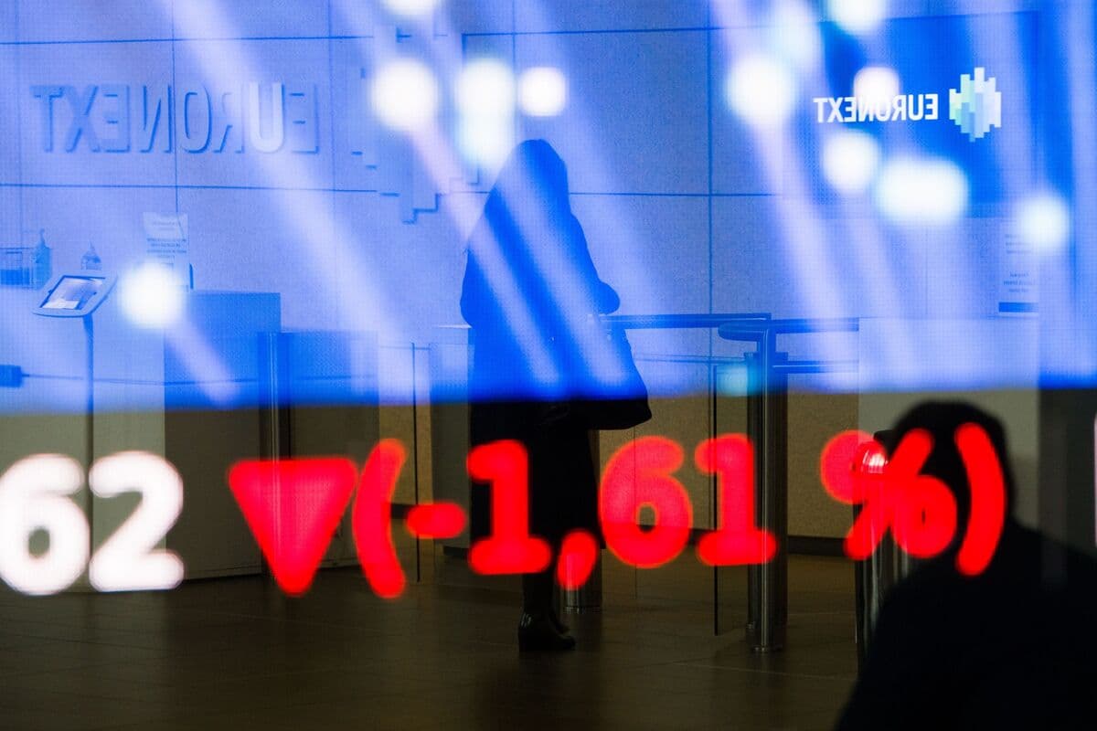Treyderlər ABŞ məlumatlarını və ECB qərarını gözlədikcə Avropa səhmləri ucuzlaşır
